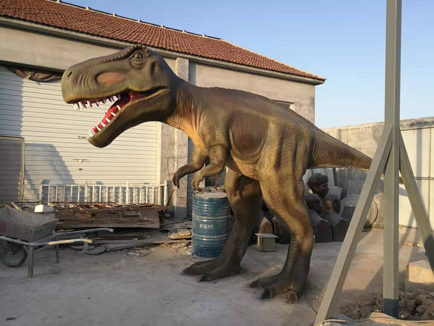 恐龍雕塑項目部分完工，出廠安裝（組圖）。