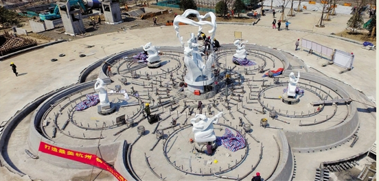 杭州重現(xiàn)地標(biāo)性雕像——八少女,輕歌曼舞展新姿