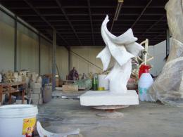 hj1747 不銹鋼雕塑—凌空之剪 小稿_青島國際服裝城不銹鋼雕塑、石雕、玻璃鋼雕塑_濱州宏景雕塑有限公司